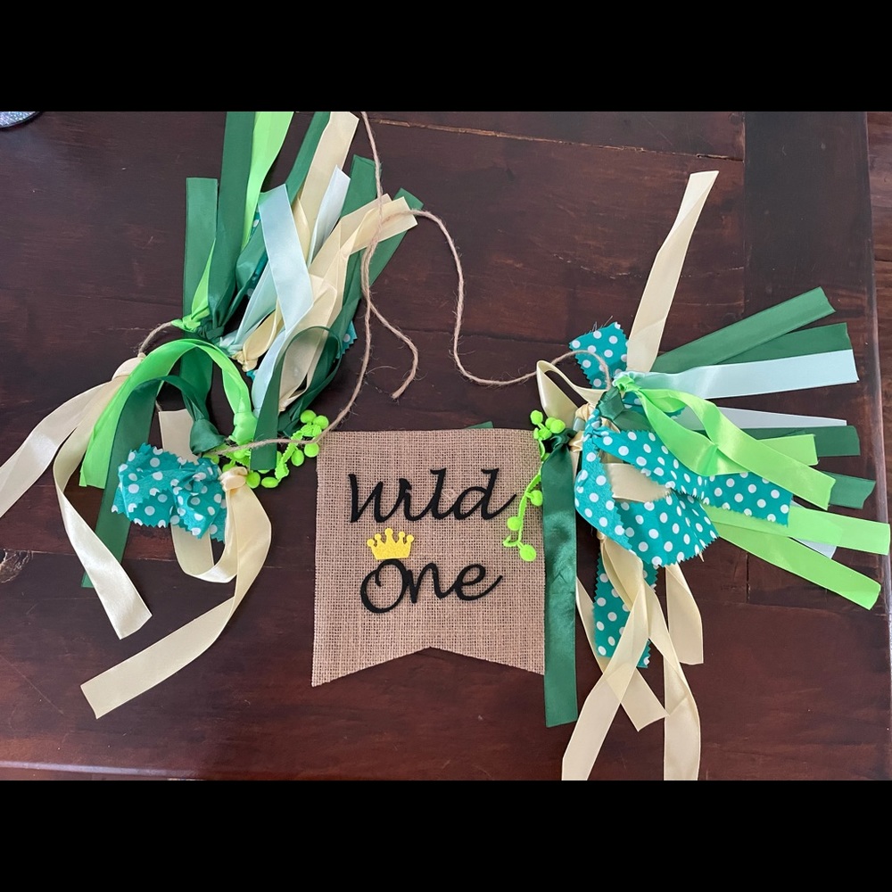 Highchair first birthday banner